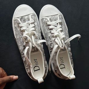 haven’t been worn!! brand new